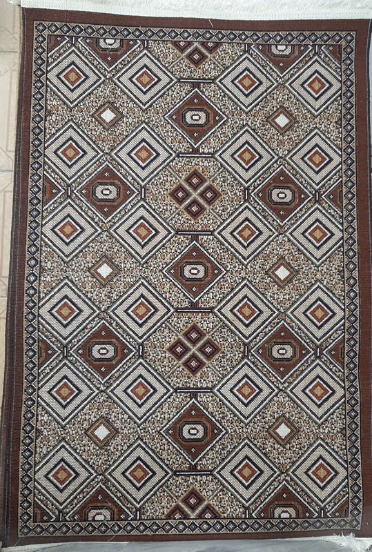 گلیم ساده یک متر در ۱/۵ متری رنگ قهوه ای