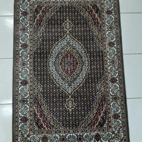 قالیچه فرش مستطیل یک متر در ۱/۵ متر ریزماهی مارال گردویی ۷۰۰ شانه اصل