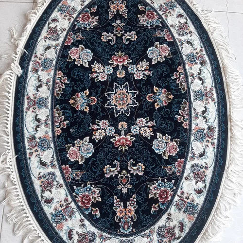 قالیچه ماشینی بیضی یک متر در 1/5 متری گلپری سرمه ای ۷۰۰ شانه اصل